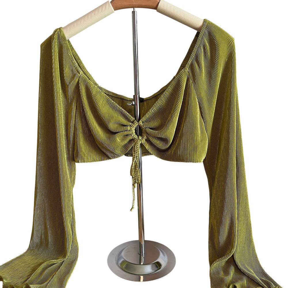 Wild Fable Women's Green Apply Bell Long Sleeve Blouse - Size Large - NWT